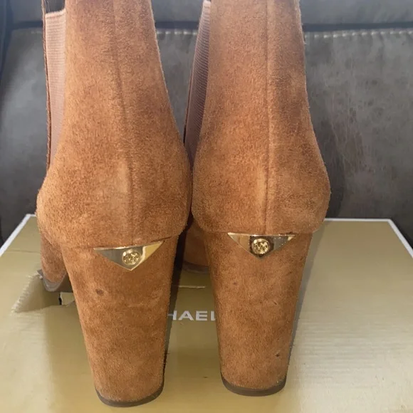 Light brown suede boots 3.5 inch heels - Picture 3 of 6